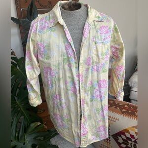 American Living women’s floral long sleeve button down size large